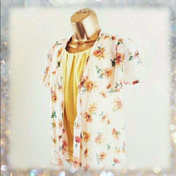 LIVE TO BE SPOILED FLORAL KIMONO SIZE SMALL - Picture 1 of 7